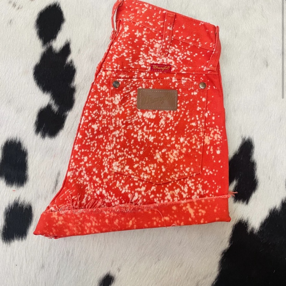 Orange Wrangler Bleached shorts